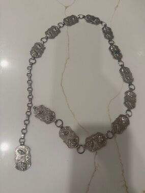Sterling-Tone Medallion Conch Link belt - Silver